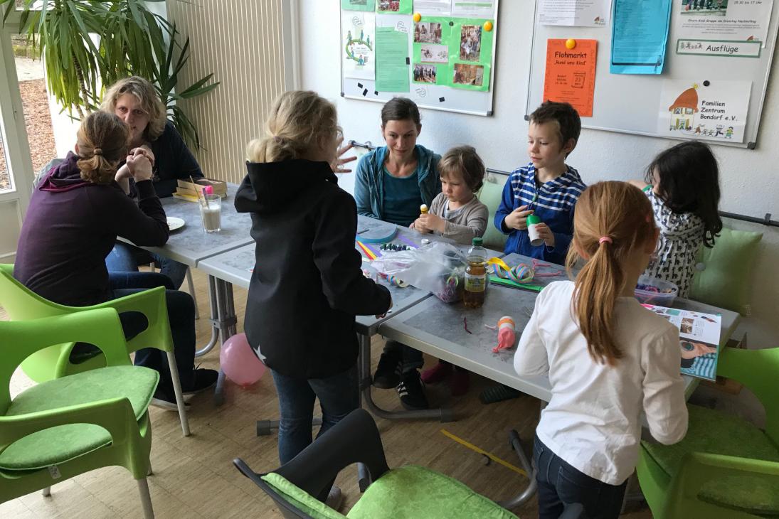 Offenes Café im Frühjahr 2019 mit Bastel-Angebot Familienzentrum Bondorf